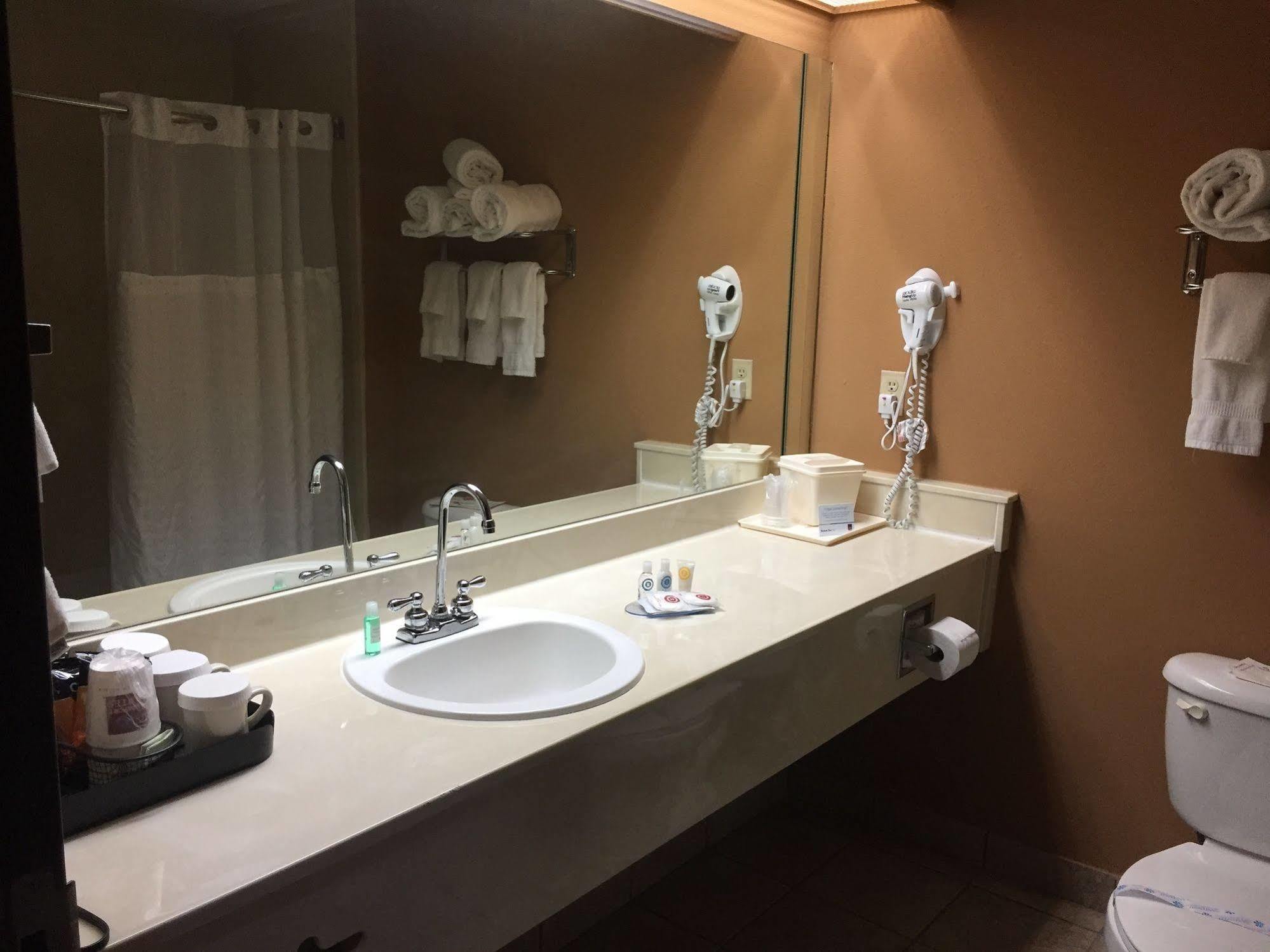 Comfort Suites Lake Jackson Clute Екстериор снимка