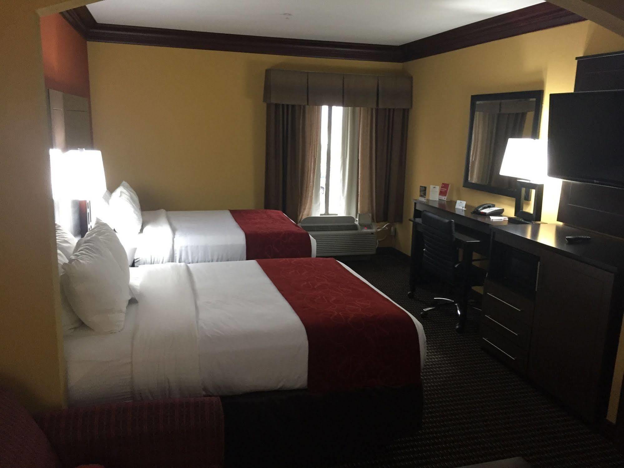 Comfort Suites Lake Jackson Clute Екстериор снимка