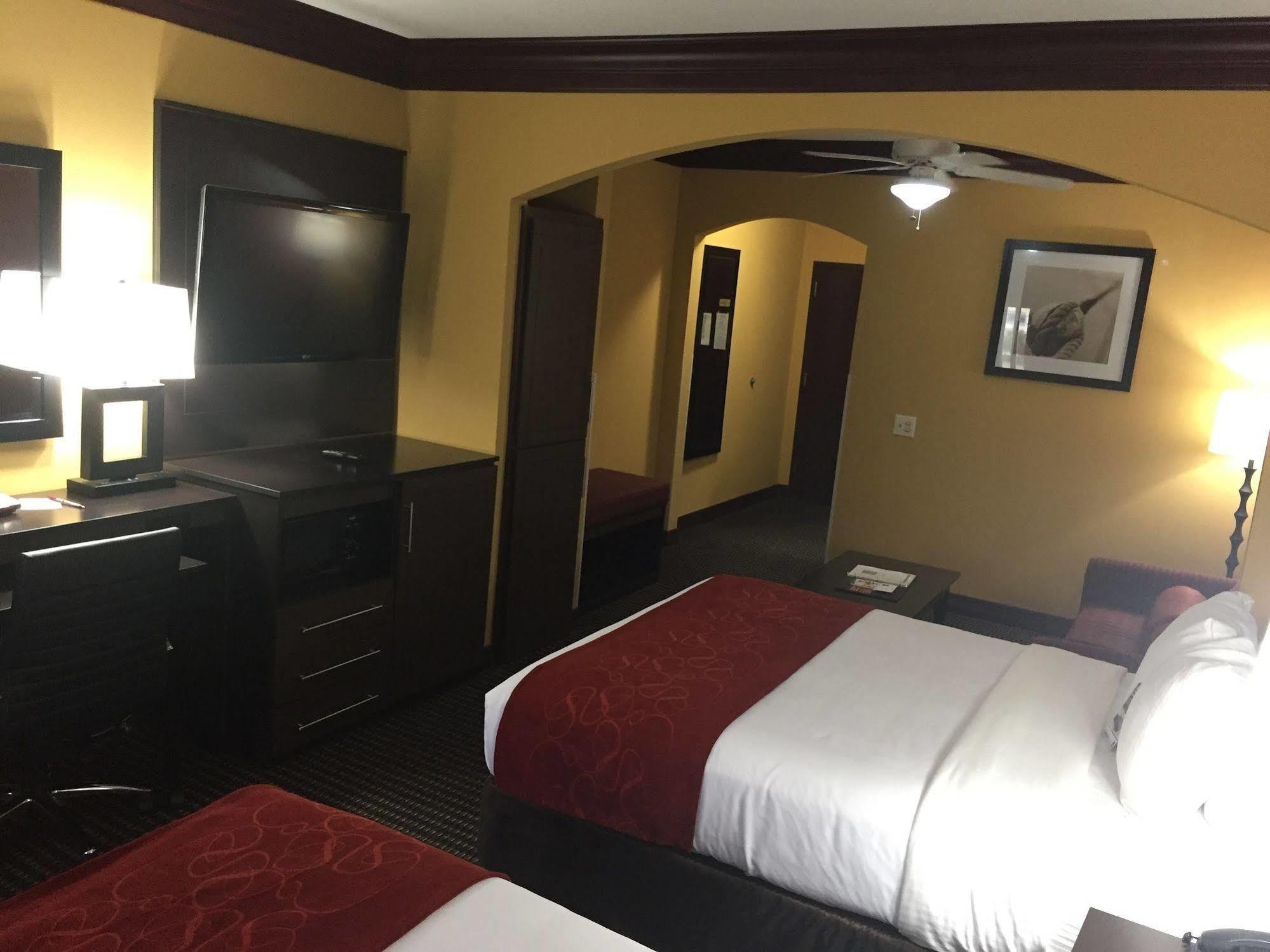 Comfort Suites Lake Jackson Clute Екстериор снимка
