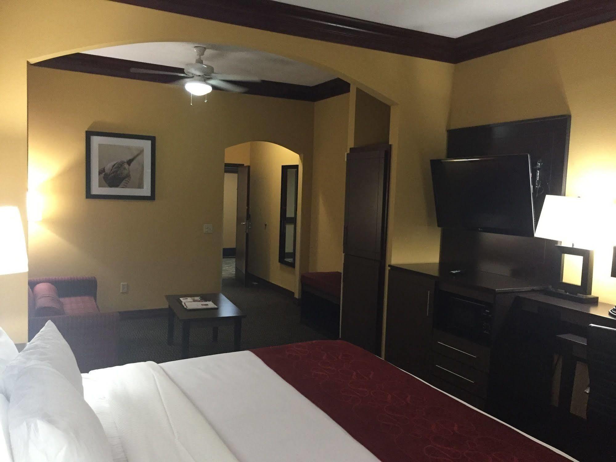 Comfort Suites Lake Jackson Clute Екстериор снимка