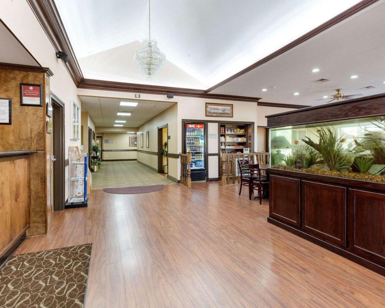 Comfort Suites Lake Jackson Clute Екстериор снимка